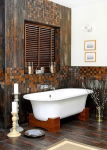 木製の脚付きバスタブ