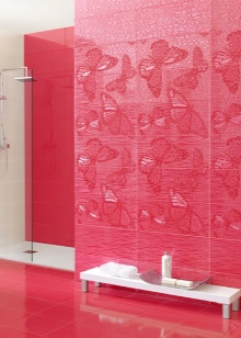 温かみのある赤色のタイル