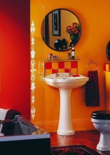 赤と黄色のタイルを組み合わせる 