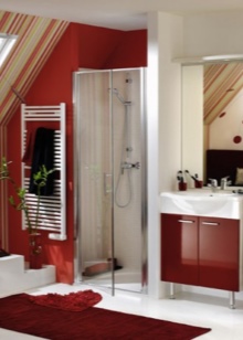 White and maroon bathroom