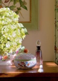 Accessories in the bathroom in the style of Provence