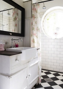 Diagonal tiling on a small bathroom floor