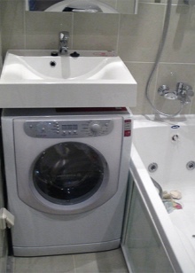 Lavatrice sotto il lavandino