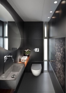 Sieninis tualetas vonios kambaryje