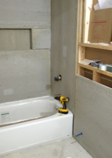 Kosteudenkestävä kipsilevy kylpyhuoneeseen