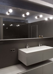 Luzes de casa de banho em espelhos