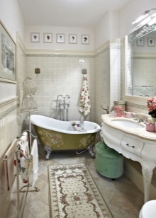 Κομψό τραπέζι μπάνιου