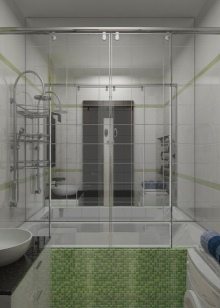 Kakelplattor och en stor spegel på badrumsväggen