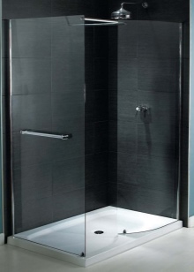Sprchový kout s nízkou obdélníkovou sprchovou vaničkou