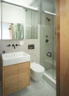 Καμπίνα ντους σε μικρό μπάνιο