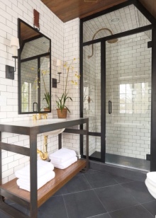 Καμπίνα ντους σε μικρό μπάνιο