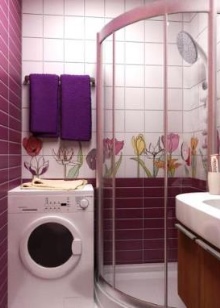 Καμπίνα ντους σε ένα μικρό μπάνιο