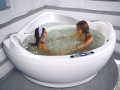 Akrüülvann: omadused, suurused ja mudelid