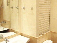 Persienner i badrum och toalett