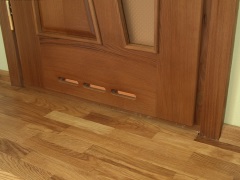 Вентилирана врата на банята