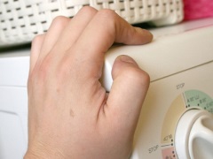 Pesumasina paukumine tsentrifuugimise või pesemise ajal