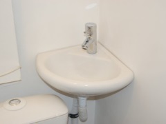 Kleine Waschbecken für Waschräume