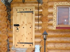 Uși din lemn pentru sauna dvs.