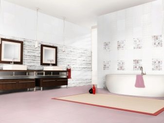 Бели плочки в банята