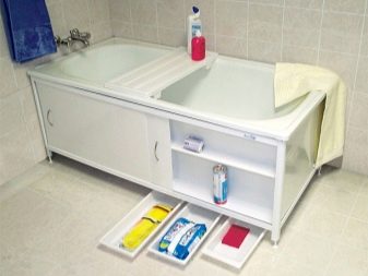 Műanyag fürdő képernyő