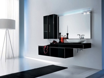 Uzglabāšanas telpa vannas istabā