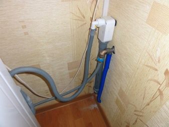 Pesumasina isekeermestav ventiil