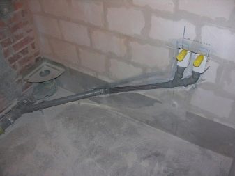 Pesumasina vee sisse- ja väljavool