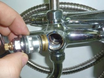 Remplacement du joint d'étanchéité du robinet de la douche