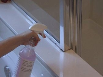 Stříkání povrchů stříkací pistolí 