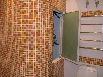 Valitsemalla kannet kylpyhuoneen luukun kannet