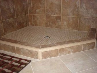 Pločnik za vašo tuš kabino