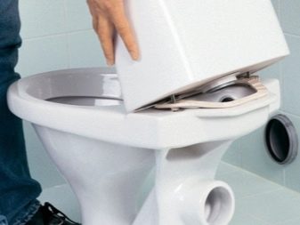 WC-säiliön asentaminen