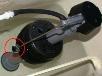 WC-säiliön alemman liitännän korjaaminen