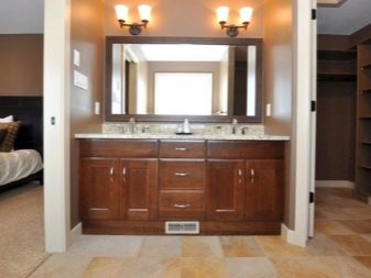 Underbänkskåp med sockel