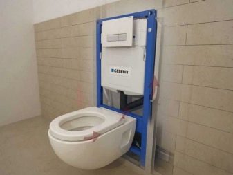 Tualeto unitazo su įmontuotu (paslėptu) bakeliu montavimas