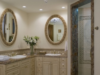 Material des Spiegels und des Rahmens