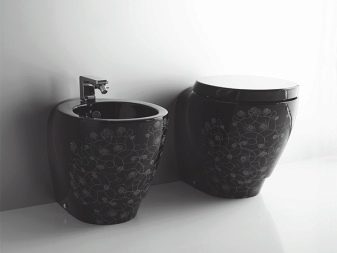 Μαύρα τηγάνια WC από την Kirov Ceramics
