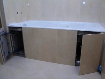 浴槽下の一部開放型セラミックタイルスクリーン 