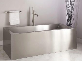 The size of the metal bath