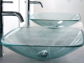 Lasi päällystetty pesuallas