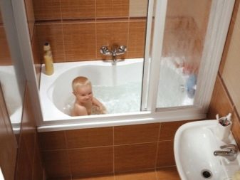 Wie wählt man einen Badewannenschirm aus Kunststoff aus?