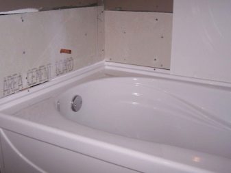 Hur man installerar ett hörn av plastplattor