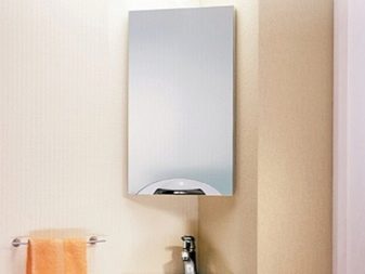 Hörnpendel badrumsspegelskåp