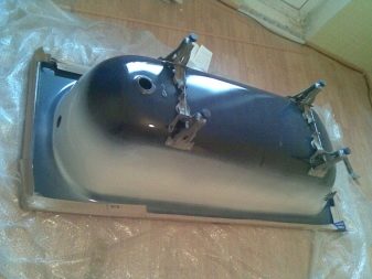 Bladinstallation av stålbadkar