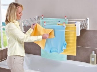 Placering av en väggmonterad torktumlare i badrummet.