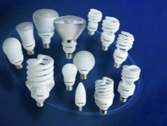 Kylpyhuoneen sisäänrakennettuihin valaisimiin tarkoitetut loistelamput