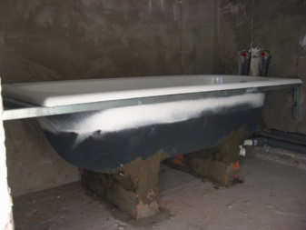 Как да закрепите чугунена вана