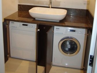 Indbygget træskab til vaskemaskine 