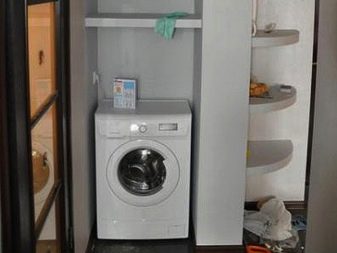 Placering af vaskemaskineskabet i badeværelset