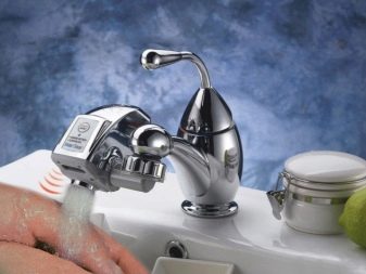 Anturisuutin veden säästämiseen kylpyhuoneessa.